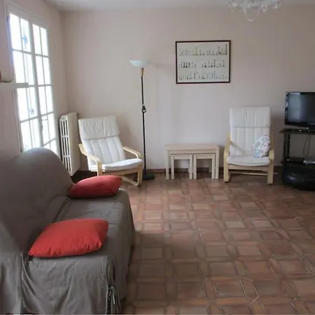 וילה Proche Et Centre - V06205 *