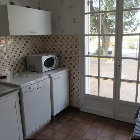 Villa Proche Et Centre - V06205