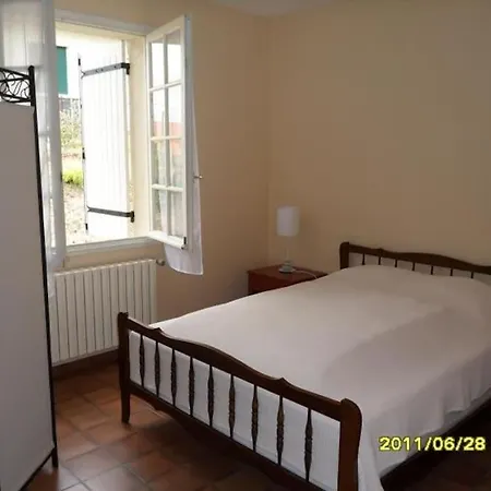 Villa Proche Et Centre - V06205