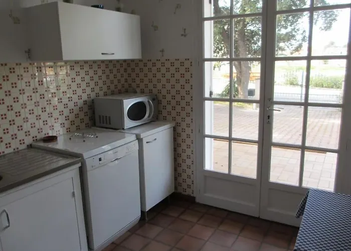 Villa Proche Et Centre - V06205